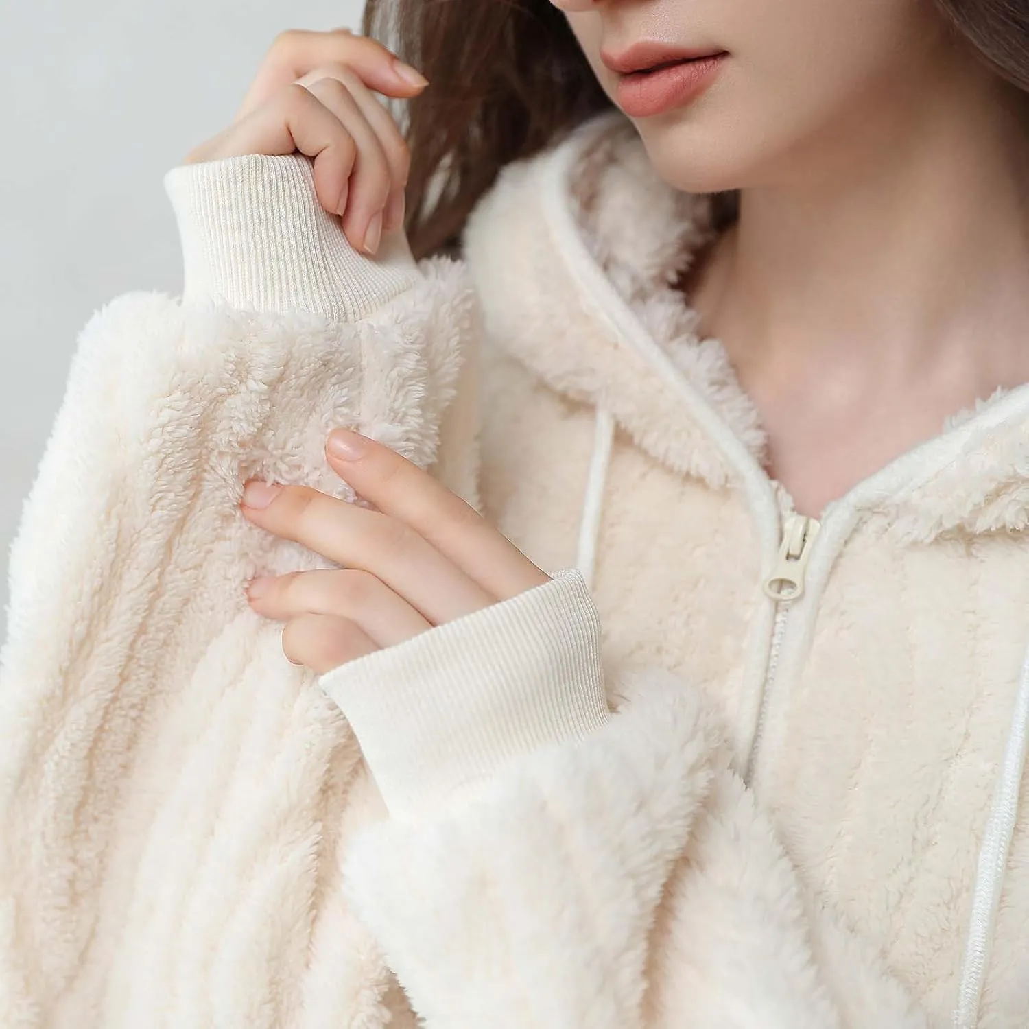 Women's Fleece Lounge Set Long Sleeve Winter Pajamas 2 Piece Outfits Winter Velvet Sleepwear Hoodies Pants Pjs