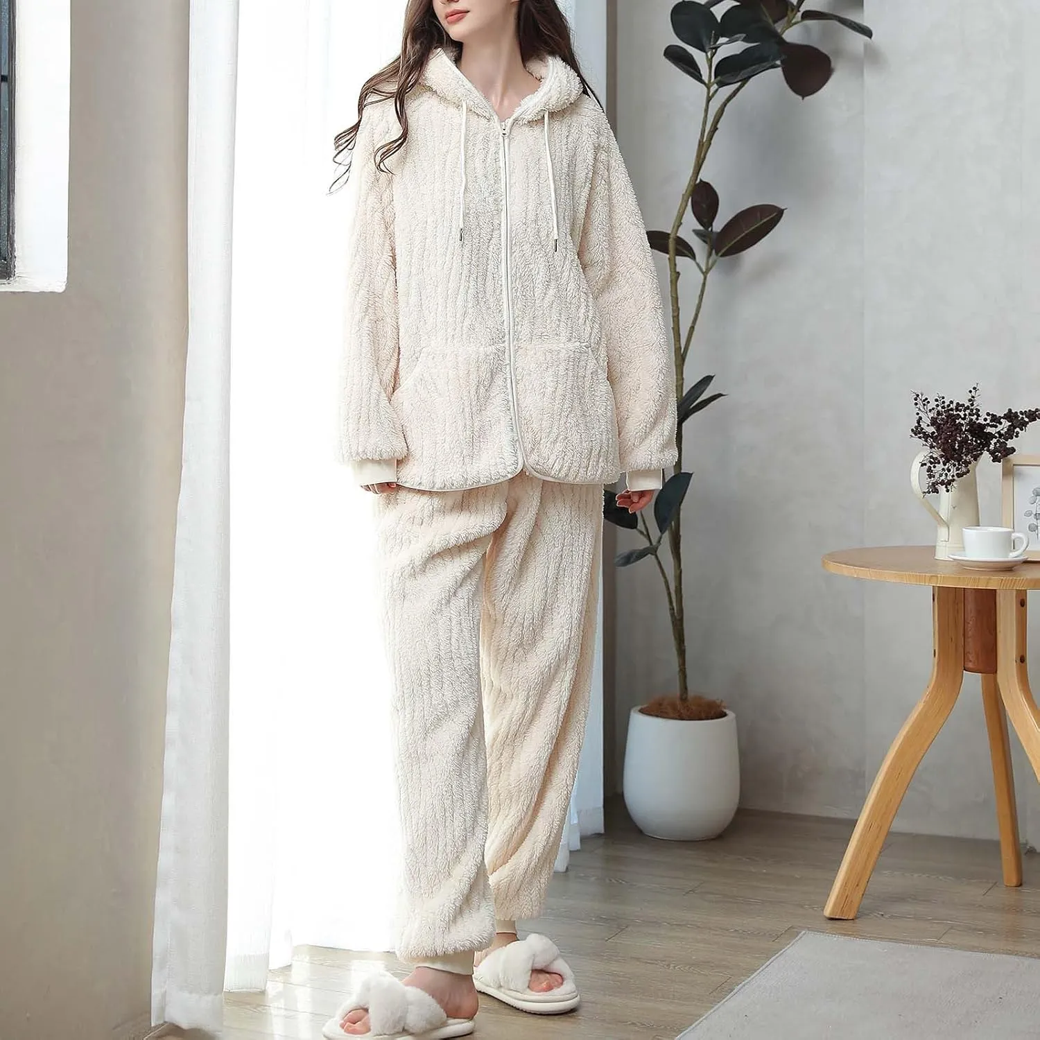 Women's Fleece Lounge Set Long Sleeve Winter Pajamas 2 Piece Outfits Winter Velvet Sleepwear Hoodies Pants Pjs