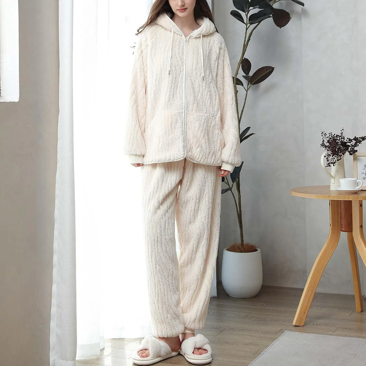 Women's Fleece Lounge Set Long Sleeve Winter Pajamas 2 Piece Outfits Winter Velvet Sleepwear Hoodies Pants Pjs